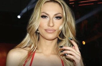 Ostvarilo mi se ono što sam godinama priželjkivala, čudo se rađa, stomačić raste? Rada Manojlović presretna, zanijemit ćete kada čujete ko je tata – svi čestitaju Ostvarilo mi se ono što sam godinama priželjkivala, čudo se rađa, stomačić raste? Rada Manojlović presretna, zanijemit ćete kada čujete ko je tata – svi čestitaju - featured image