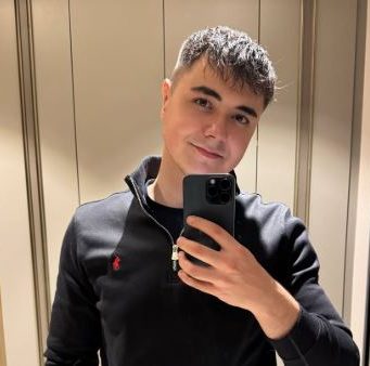Ovo su bili posljednji trenutci Nermina Handžića: Viki ne može sebi da dođe, dijete moje, mladosti moja.. Ovo su bili posljednji trenutci Nermina Handžića: Viki ne može sebi da dođe, dijete moje, mladosti moja.. - featured image
