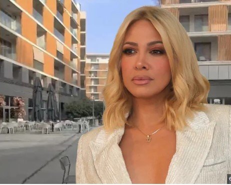 NEVIĐENI SKANDAL! Milica Todorović prijavljena za pokušaj ubistva: U sve je umešana i ova pevačica !! NASRNULE NA SUPRUGU NJENOG OŽENJENOG PARTNERA - featured image NEVIĐENI SKANDAL! Milica Todorović prijavljena za pokušaj ubistva: U sve je umešana i ova pevačica !! NASRNULE NA SUPRUGU NJENOG OŽENJENOG PARTNERA - featured image