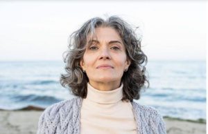 Kako razumjeti kada je žena stara: Jedna stvar koju žena radi otkriva “staru ženu” u njenom srcu Kako razumjeti kada je žena stara: Jedna stvar koju žena radi otkriva “staru ženu” u njenom srcu - featured image