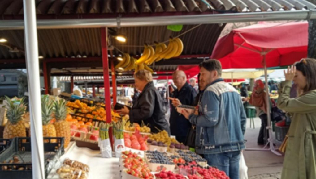 Ovo je najotrovnije voće: puno je pesticida, a kada je sezona, svi ga jedu svaki dan - featured image