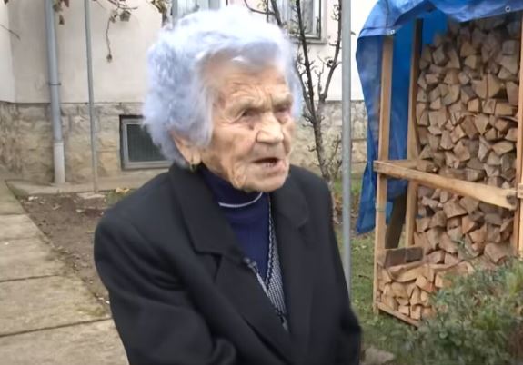 Danica iz Banjaluke ima 103 godine, ne pije lekove, sama sređuje dvorište i pravi zimnicu: Ali otkad zna za sebe ne preskače ovaj obrok - featured image