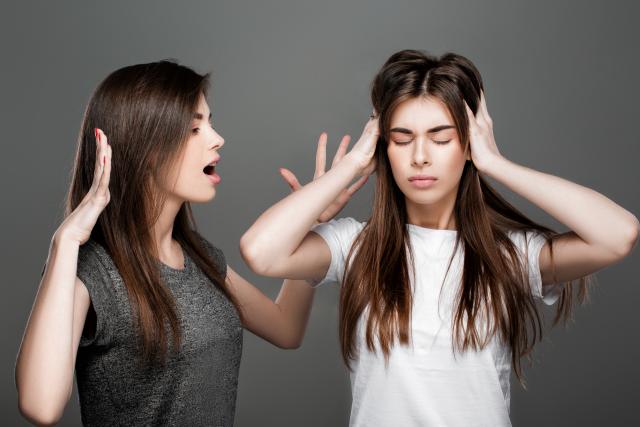 Stvari u ženskom izgledu od kojih muškarcima dođe muka: 5 stvari - featured image Stvari u ženskom izgledu od kojih muškarcima dođe muka: 5 stvari - featured image
